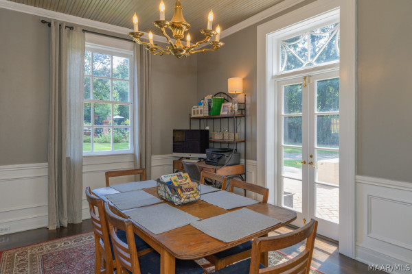 805 Cloverdale Road
