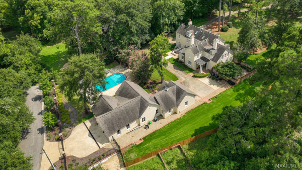 805 Cloverdale Road