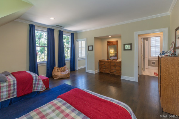 805 Cloverdale Road