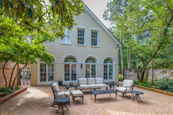 805 Cloverdale Road
