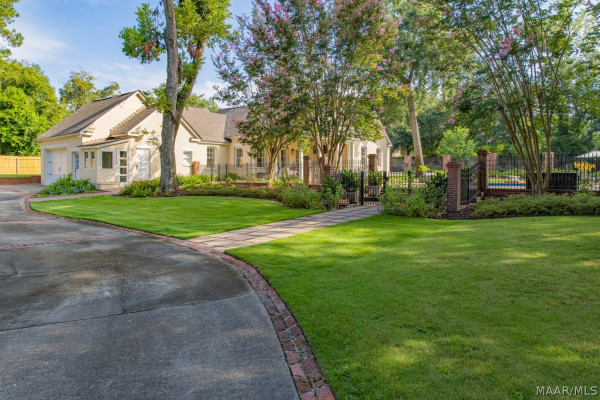 805 Cloverdale Road