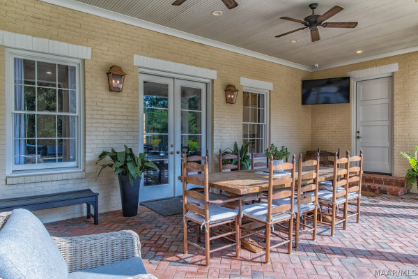 805 Cloverdale Road