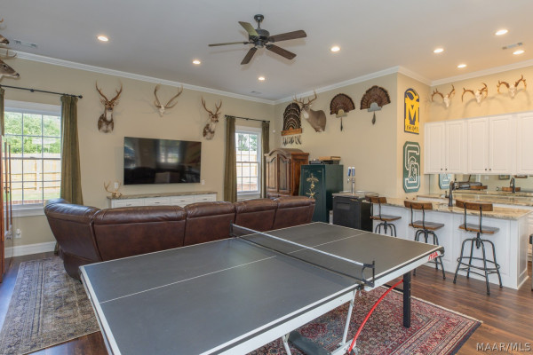 805 Cloverdale Road