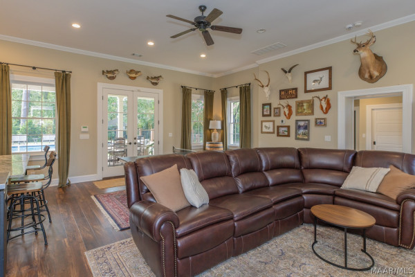 805 Cloverdale Road