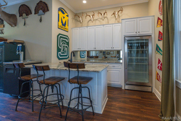 805 Cloverdale Road