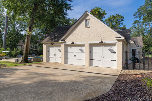805 Cloverdale Road