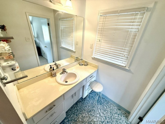 327 Seminole Drive