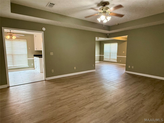 5733 NEELY Lane