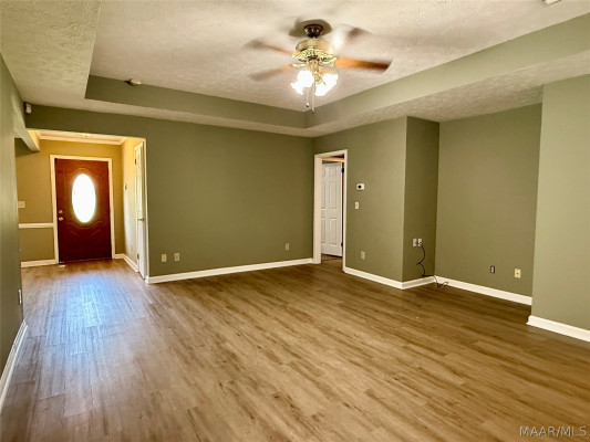 5733 NEELY Lane