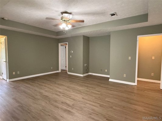 5733 NEELY Lane