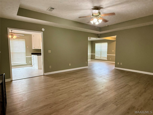 5733 NEELY Lane