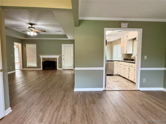 5733 NEELY Lane