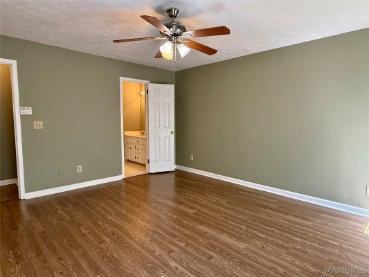 5733 NEELY Lane