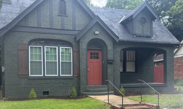 462 Earl Place