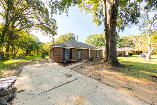 6316 PINEBROOK Drive