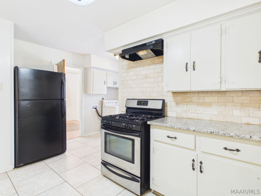 3543 Royal Crest Drive