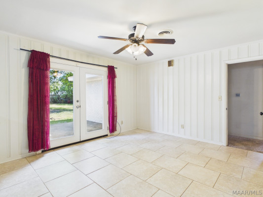 3543 Royal Crest Drive