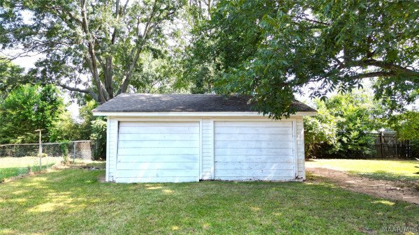 3543 Royal Crest Drive