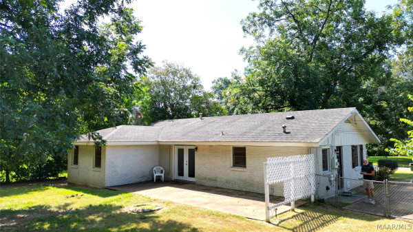 3543 Royal Crest Drive