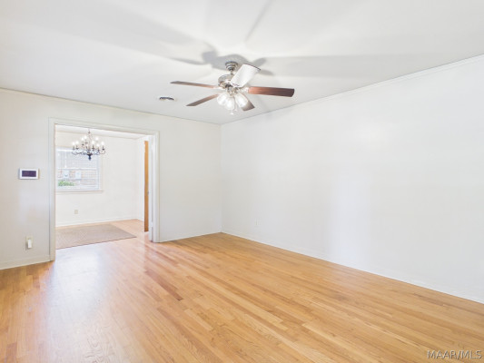 3543 Royal Crest Drive