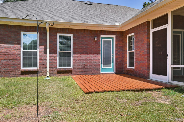304 HOMEWOOD Drive