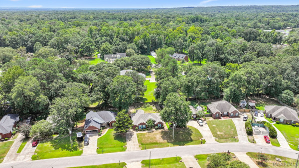 304 HOMEWOOD Drive