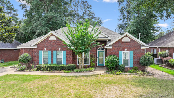 304 HOMEWOOD Drive