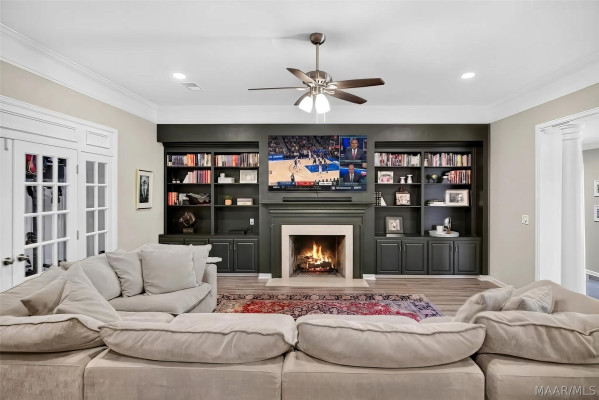 2524 Wentworth Drive