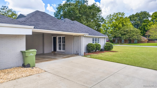 2524 Wentworth Drive