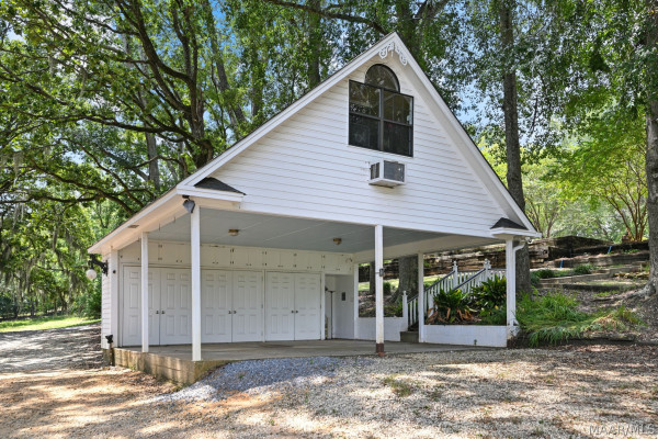 594 Ridgeland Farms Road