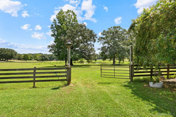 594 Ridgeland Farms Road
