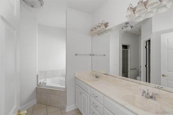 5540 Ash Grove Circle