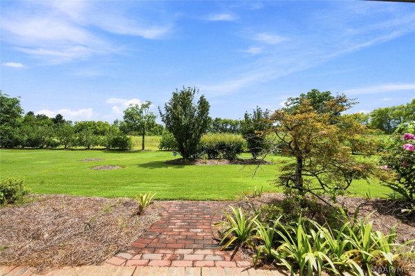 5540 Ash Grove Circle