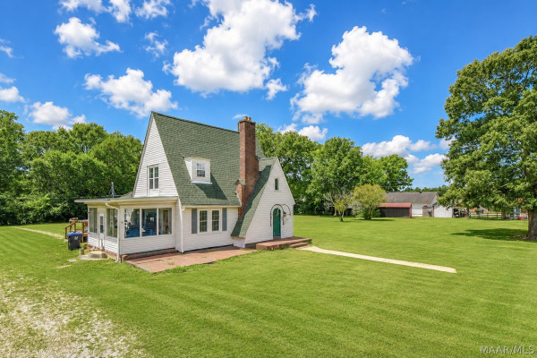 2385 Gilmer Avenue