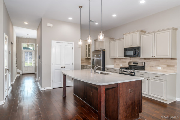 9313 CRESCENT LODGE Circle