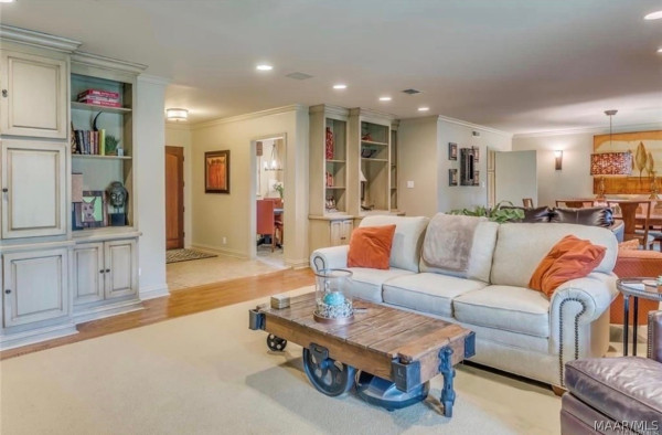 2320 Fernway Drive
