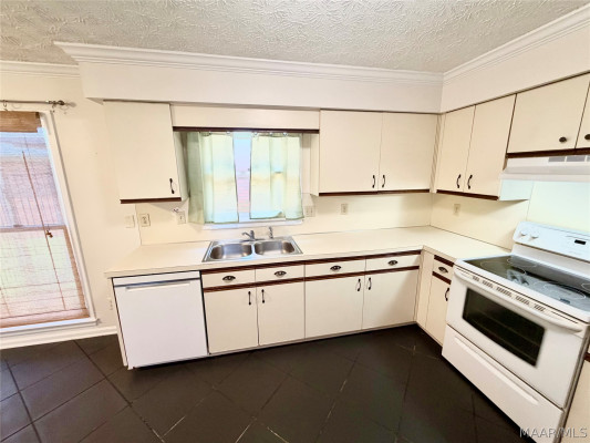6513 GLOUCESTER Mews
