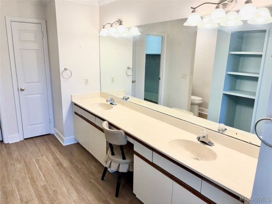 6513 GLOUCESTER Mews