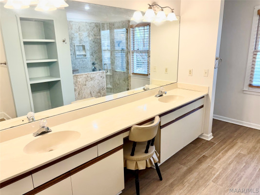 6513 GLOUCESTER Mews