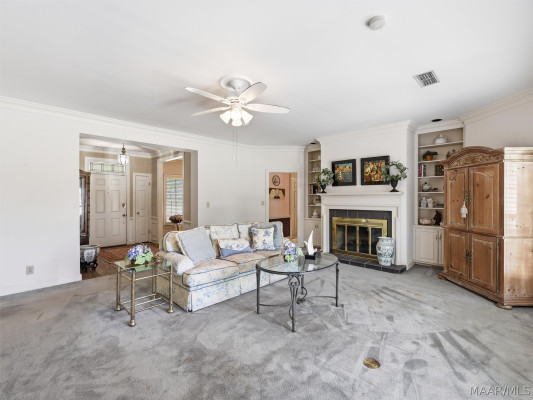 8207 Harrogate Hill