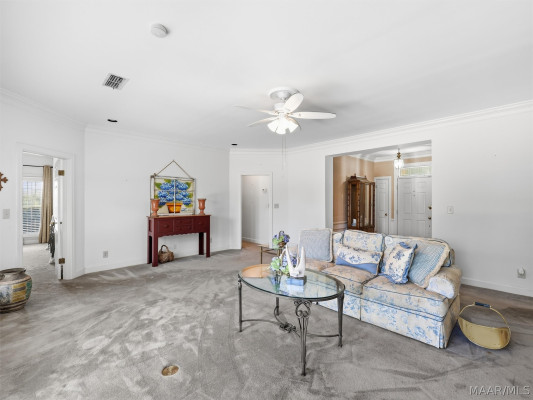 8207 Harrogate Hill