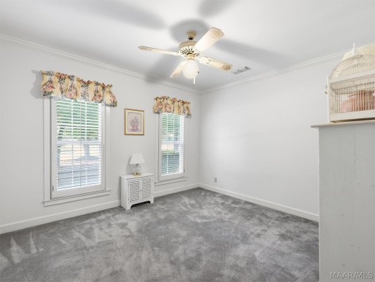 8207 Harrogate Hill