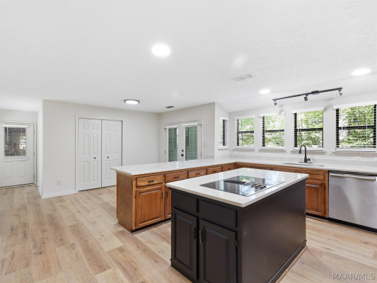 6572 Luxembourg Circle