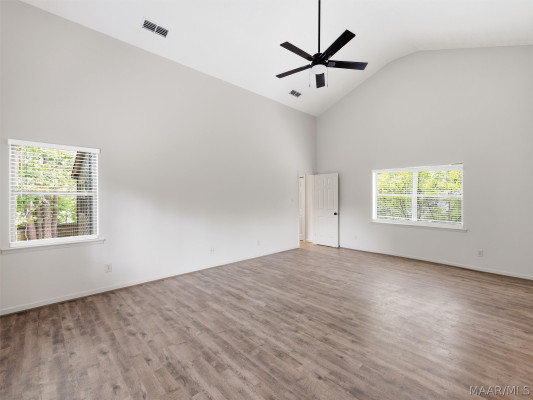 6572 Luxembourg Circle