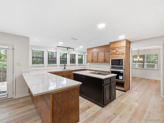 6572 Luxembourg Circle