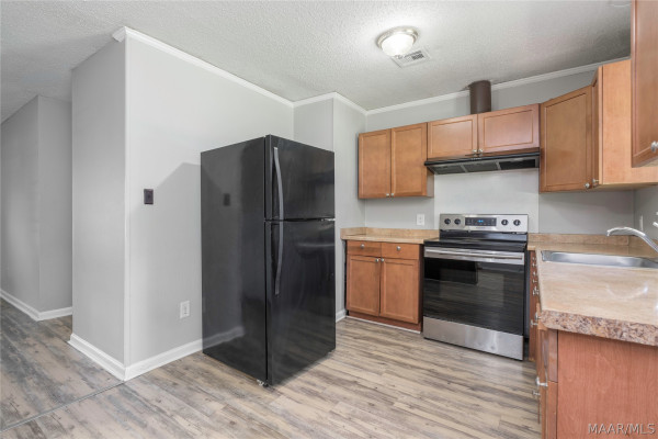 6650 PINEBROOK Drive