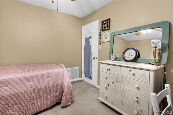 6725 Pineleaf Drive