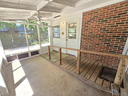 631 Hillman Street