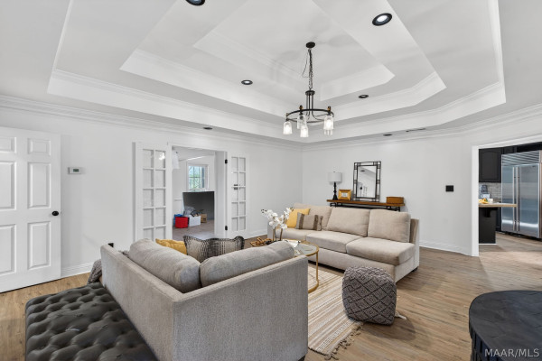 186 Lake Bend Cove