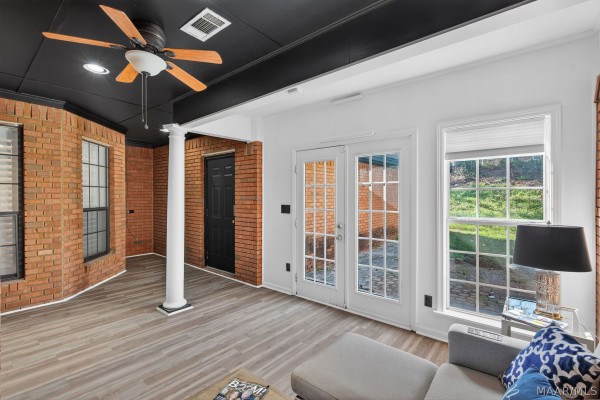 186 Lake Bend Cove